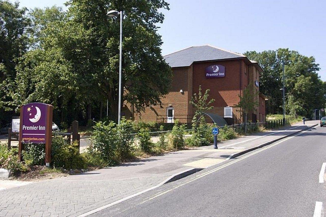 Premier Inn Portsmouth Horndean Ngoại thất bức ảnh