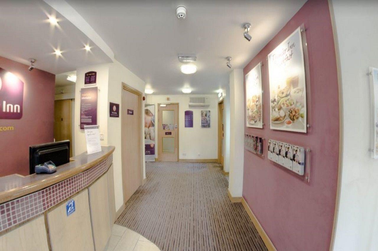 Premier Inn Portsmouth Horndean Ngoại thất bức ảnh