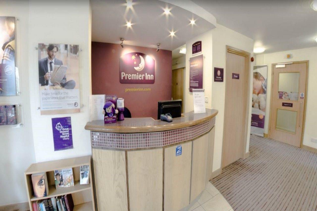 Premier Inn Portsmouth Horndean Ngoại thất bức ảnh
