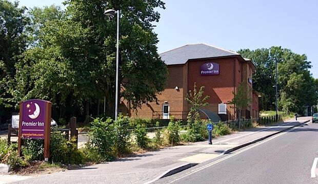 Premier Inn Portsmouth Horndean Ngoại thất bức ảnh